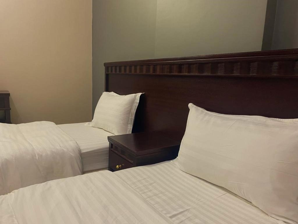 White Beach Hotel Suites Рабиг Экстерьер фото
