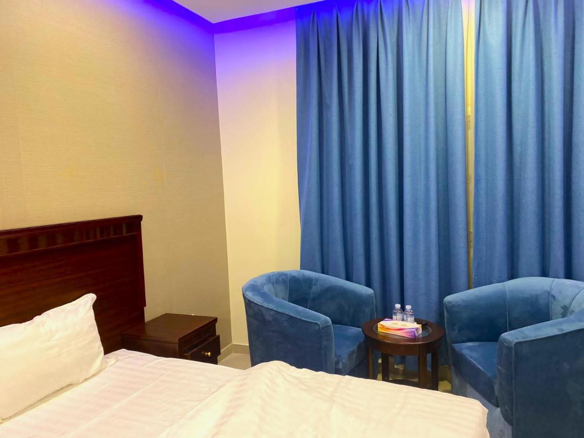 White Beach Hotel Suites Рабиг Экстерьер фото