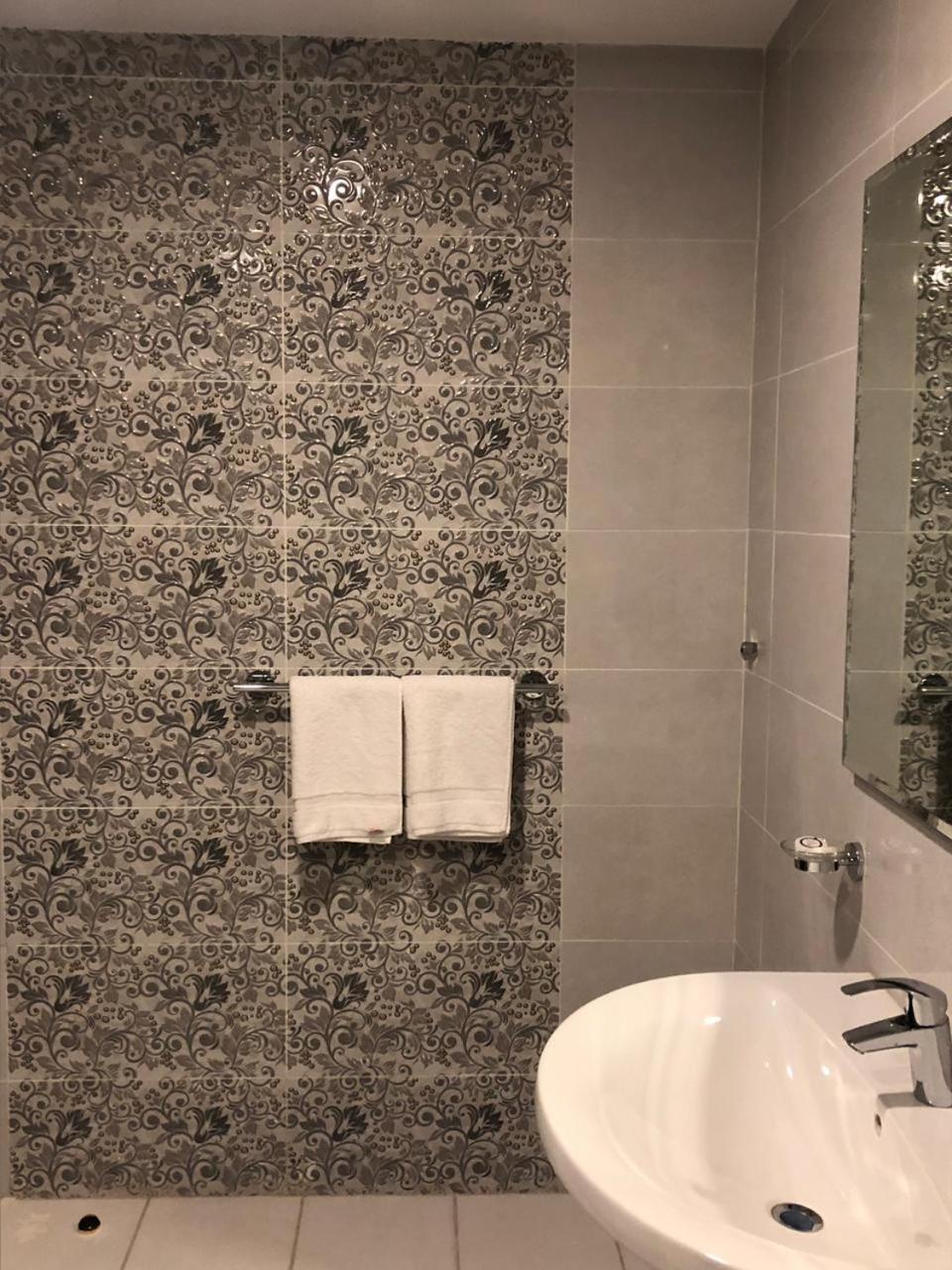 White Beach Hotel Suites Рабиг Экстерьер фото