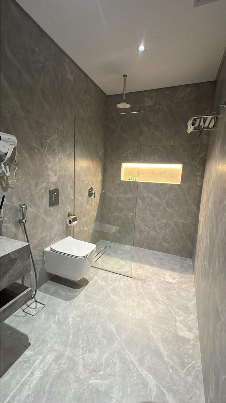 White Beach Hotel Suites Рабиг Экстерьер фото