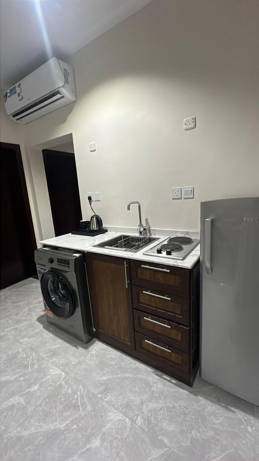 White Beach Hotel Suites Рабиг Экстерьер фото
