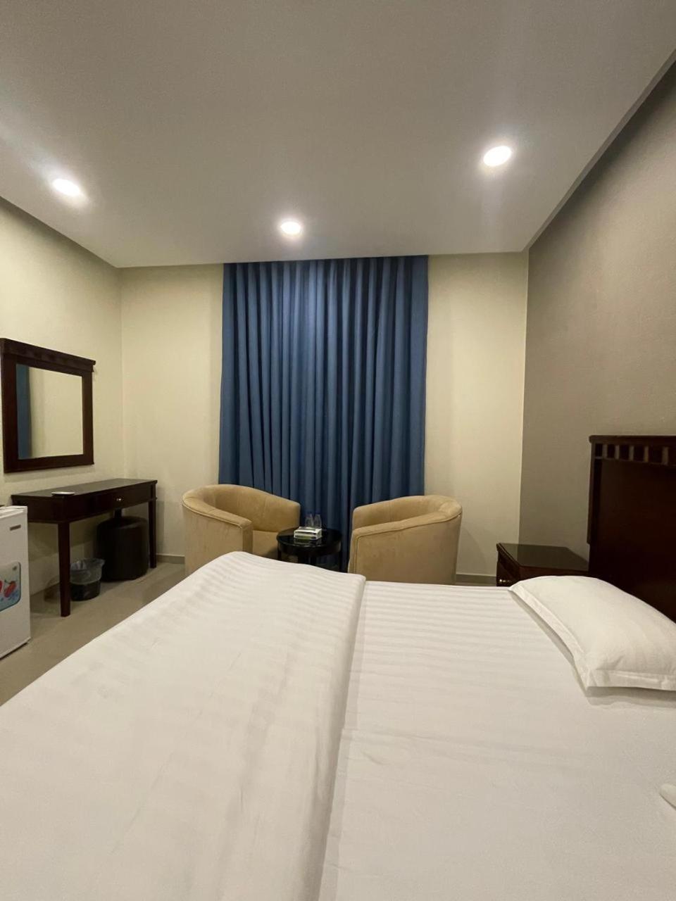 White Beach Hotel Suites Рабиг Экстерьер фото