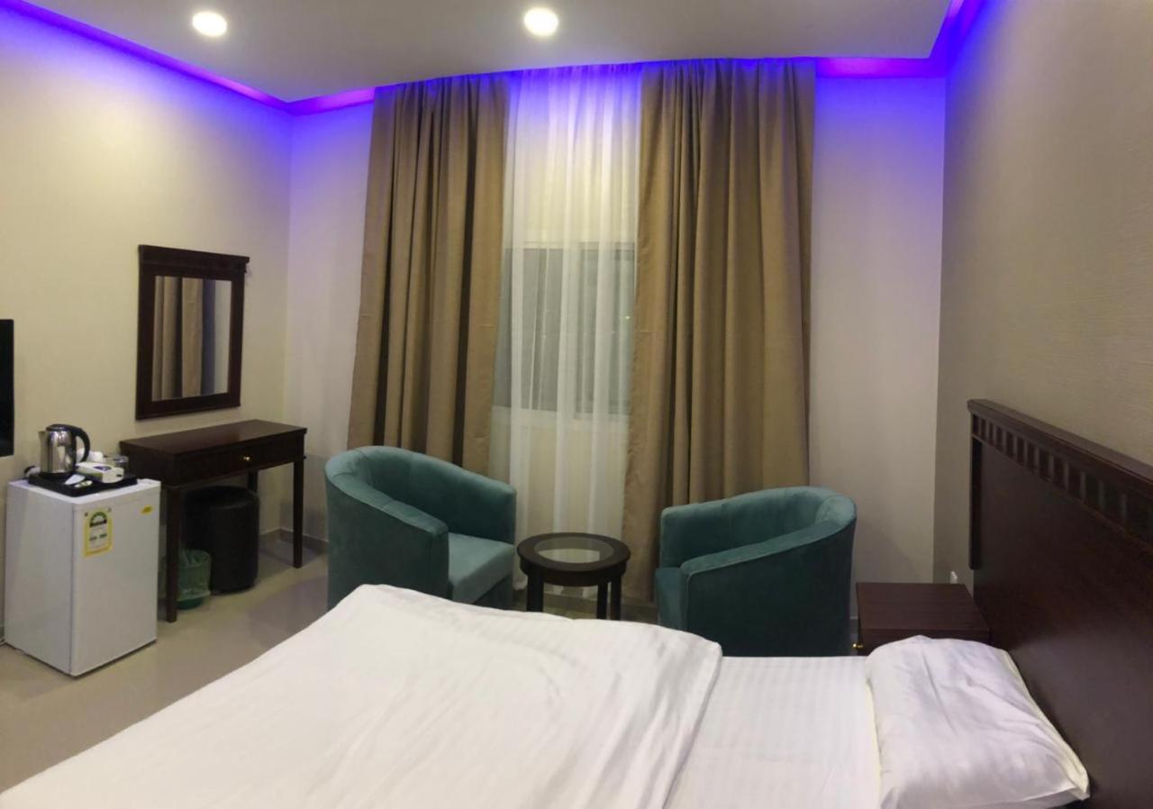 White Beach Hotel Suites Рабиг Экстерьер фото