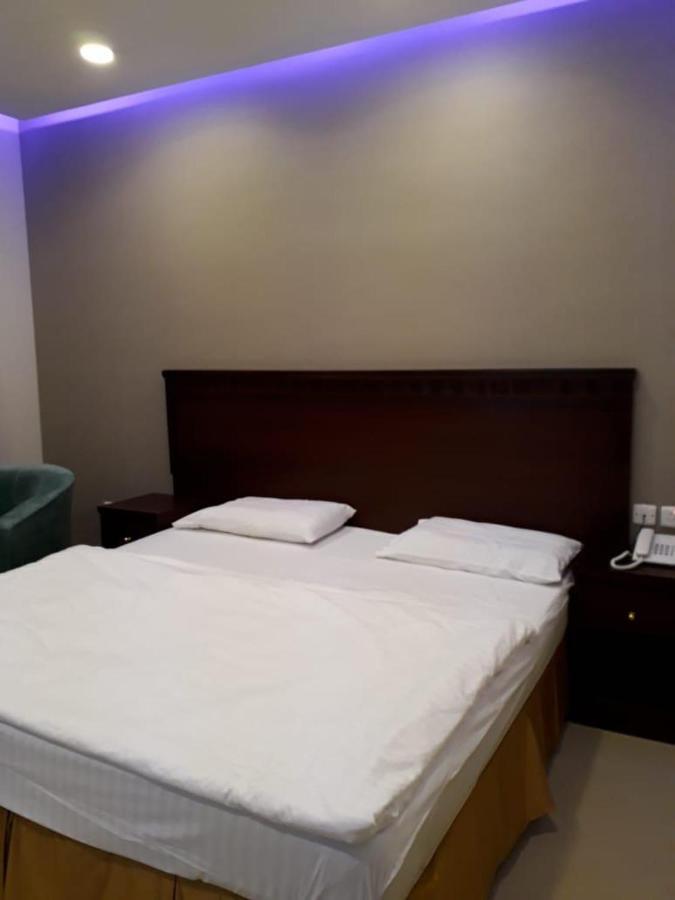 White Beach Hotel Suites Рабиг Экстерьер фото